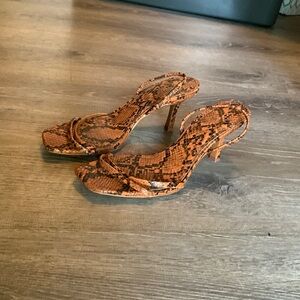 ZARA BASICS WOMEN HEEL - LOW KITTEN HEEL about 2.5-3.5” heel